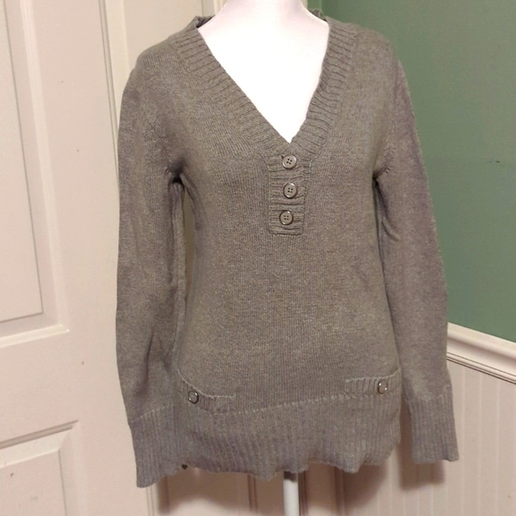 JONES New York Small Gray v-neck sweater ribbed sleeves waist faux pockets - Picture 1 of 12
